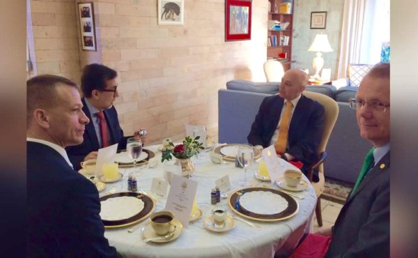 El Embajador de EUA se reúne con el Fiscal General de Honduras