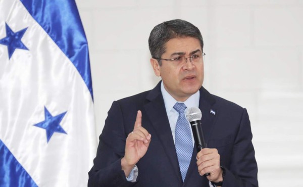 Presidente de Honduras se solidariza con México por el accidente del metro