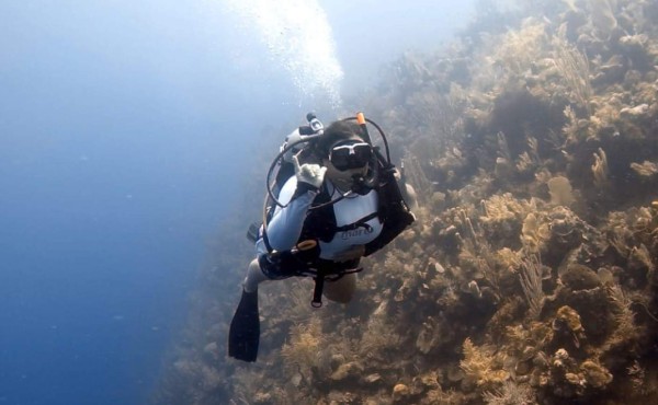 Hondureña cruzará el Atlántico en barco para hacer consciencia por el cambio climático