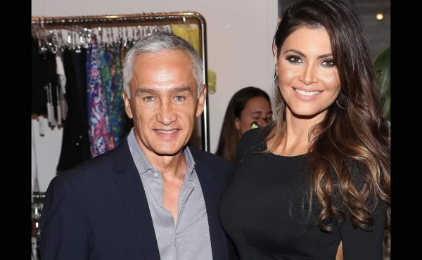 Jorge Ramos y Chiquinquirá Delgado revelan foto de su boda en India