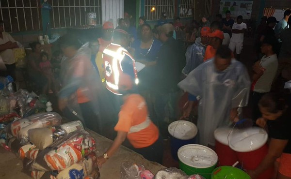Entregan víveres a más de 6 mil afectados por lluvias en el centro y sur de Honduras