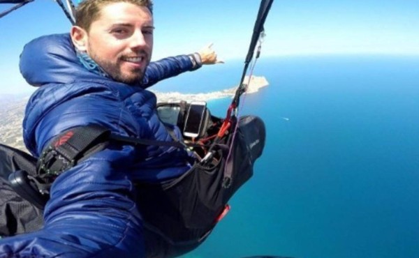 Youtuber español muere tras intentar grabarse saltando en paracaídas