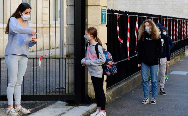 Francia ordena el regreso de todos los niños a los colegios desde 22 de junio
