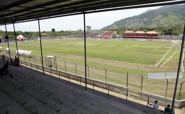 Comisión de Disciplina cierra el estadio de Tocoa y castiga a Ricardo Elencoff por sus amenazas a los árbitros