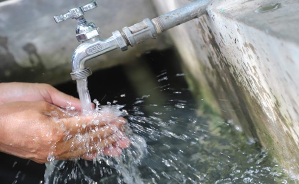 Gobierno lanza el plan 'Agua para tu barrio' ante aguda escasez en Tegucigalpa