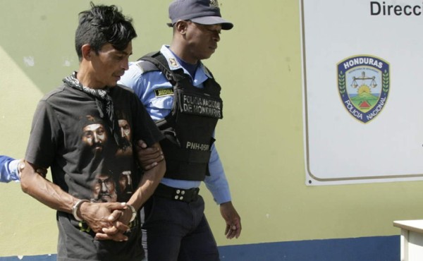 Arrestan a pasajero cuando llevaba 40 libras de marihuana a La Ceiba