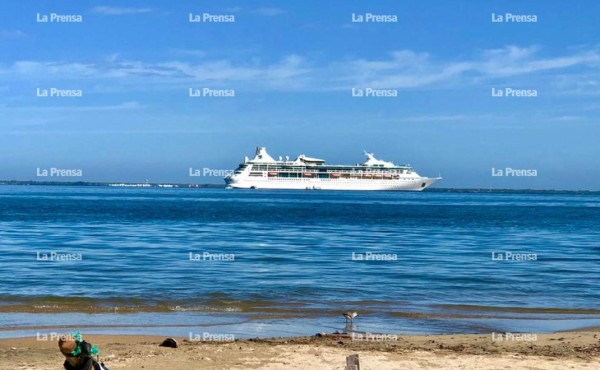 Crucero Vision of the Seas llega a Trujillo con 2,800 turistas   