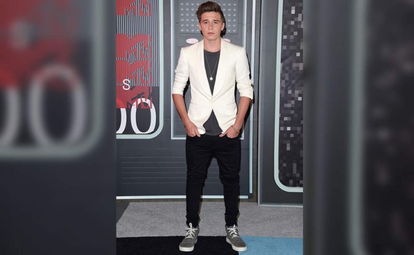 Brooklyn Beckham tras los pasos de su madre