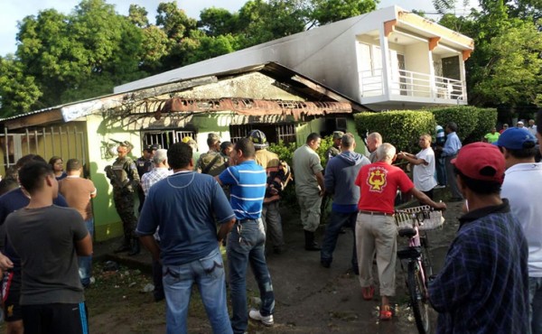 Familia muere calcinada tras incendio en La Ceiba