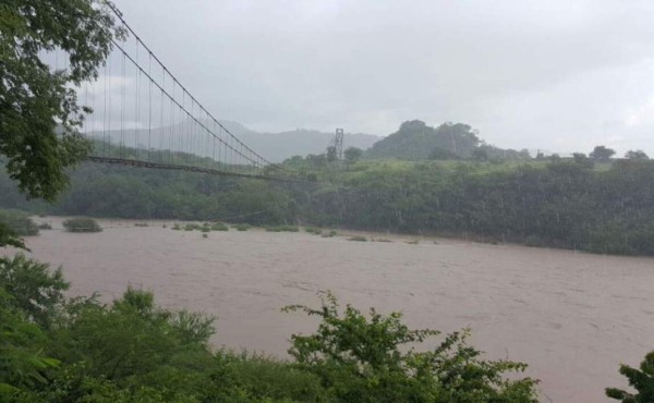 Decretan alerta roja en Choluteca, lluvias continuarán en el país