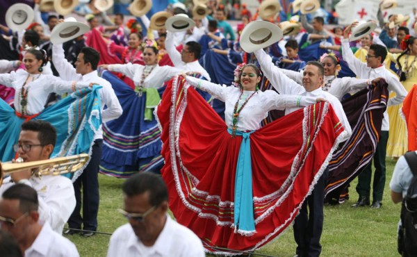 Hondureños celebraron por todo lo alto el 197 aniversario de independencia