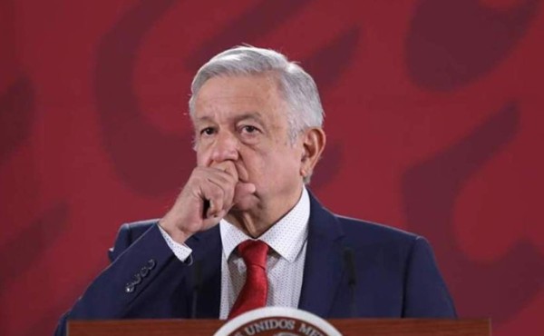 AMLO da positivo a covid-19 y recibe asistencia médica