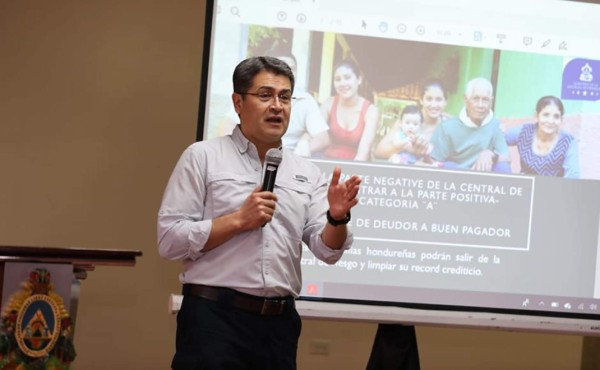 Juan Orlando Hernández: ley de alivio limpiará todo récord de central de riesgo