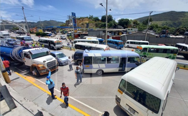 Transportistas continúan parcialmente las tomas de carreteras en Honduras