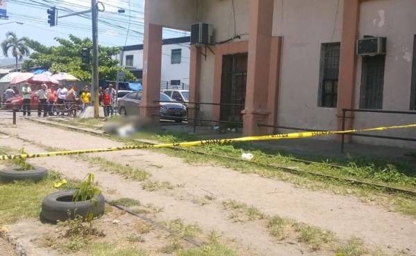 Sicario en motocicleta mata a balazos a transportista en el centro de San Pedro Sula