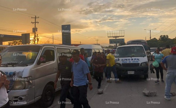 Paralizan servicio de transporte de buses en el sector de La Lima