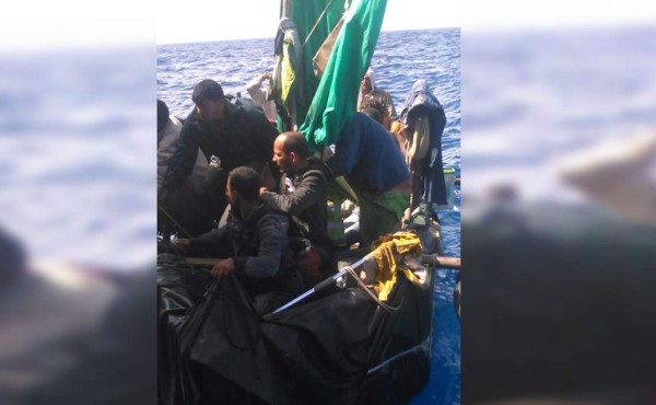 Rescatan a 13 náufragos cubanos cerca de costas hondureñas