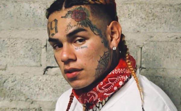 Arrestan a rapero Tekashi 6ix9ine por presuntos delitos vinculados al crimen organizado