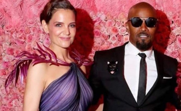 Katie Holmes y Jamie Foxx debutan su romance en la Met Gala tras seis años de relación