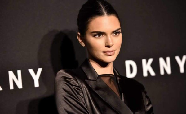 Kendall Jenner las pagará caro por promocionar festival que terminó siendo fraude