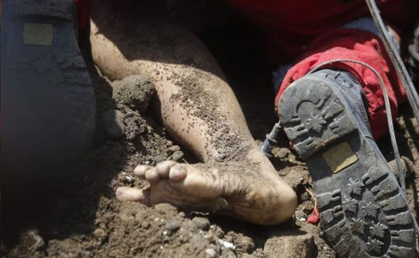 Alud soterra a ocho personas en Santa Rosa de Copán  