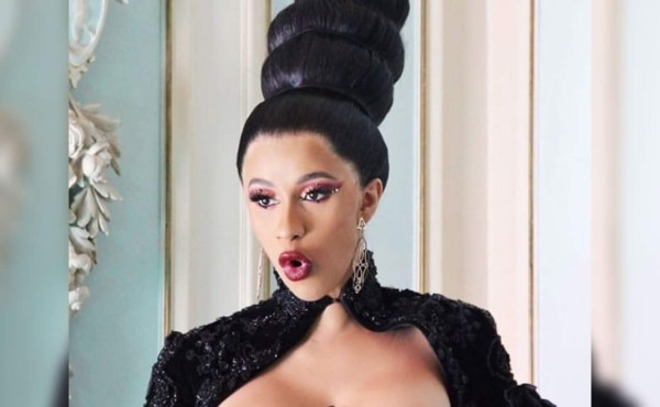 Cardi B sufre mal momento por hacer twerking