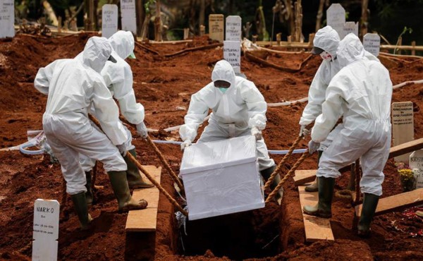 Brasil roza las 150,000 muertes tras casi un año de pandemia