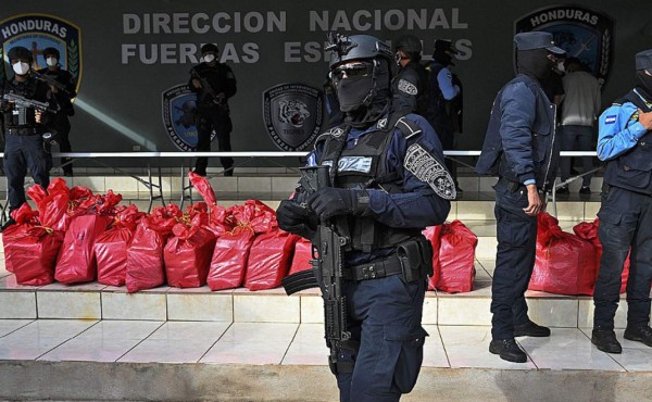 Para México iba embarcación en la que hallaron más de 60 fardos con droga