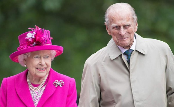 Príncipe Felipe, marido de la reina Isabel II, es hospitalizado