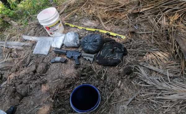 Armas, munición y droga decomisan tras el hallazgo de una caleta en Atlántida