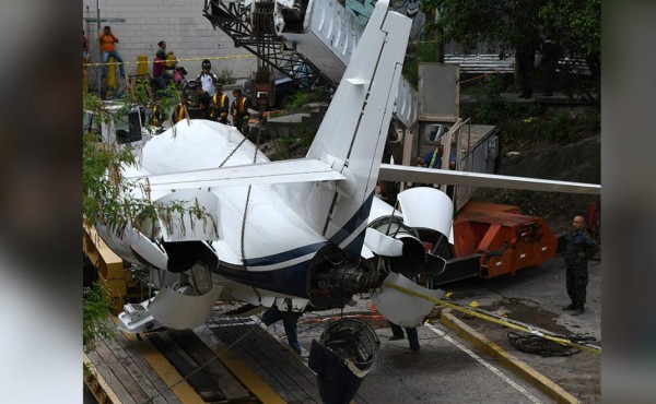 Retiran escombros del avión accidentado en Toncontín