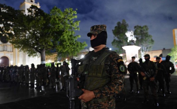 Lanzan plan para combatir extorsiones de pandillas en El Salvador  