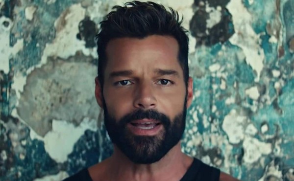 Ricky Martin busca ayudar a médicos a combatir el COVID-19