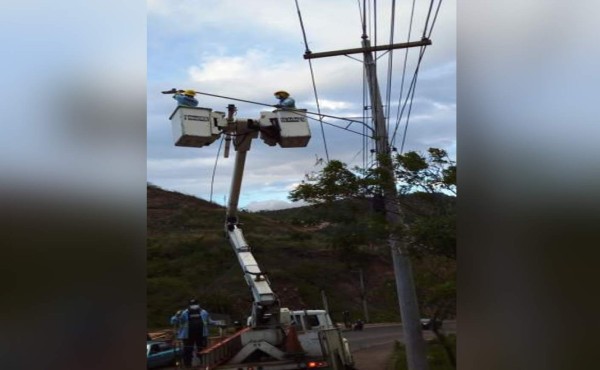 Falla en línea de transmisión causa apagón de varias horas