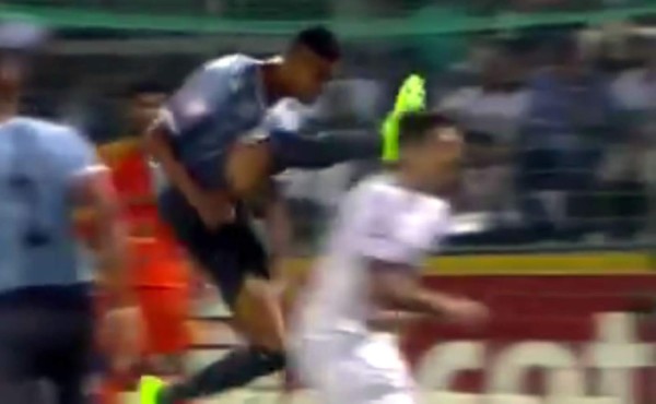 VIDEO: La brutal patada de Favián Arriaga, del Platense, a jugador del Alianza