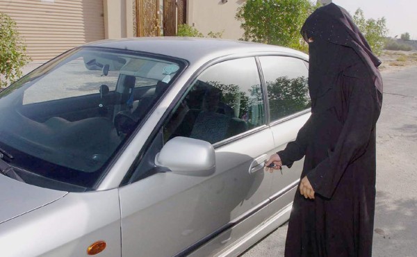 Arabia Saudita autorizará a las mujeres a conducir