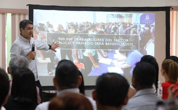 Presidente Hernández socializa Ley de Alivio de Deuda con maquiladores en San Pedro Sula