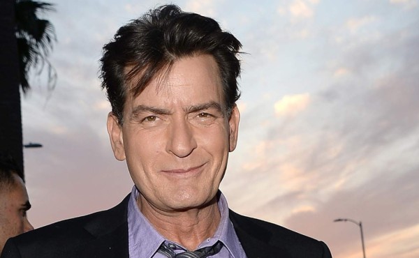 Charlie Sheen pensó en suicidarse al descubrir que tenía sida