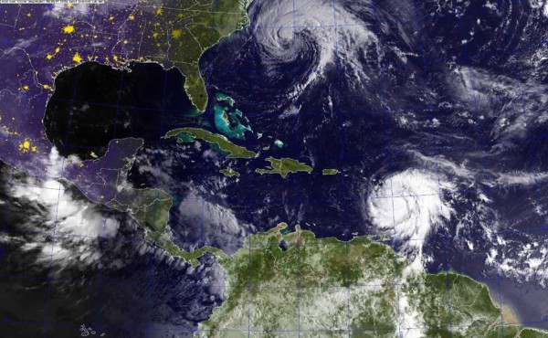 El 'destructivo' huracán María sigue fortaleciéndose