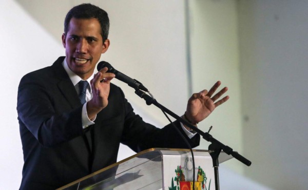 EEUU cree que es 'descarada' y 'ridícula' la inhabilitación de Guaidó  