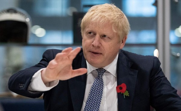 Johnson acusa a la UE de amenazar a Londres con un 'bloqueo' alimentario