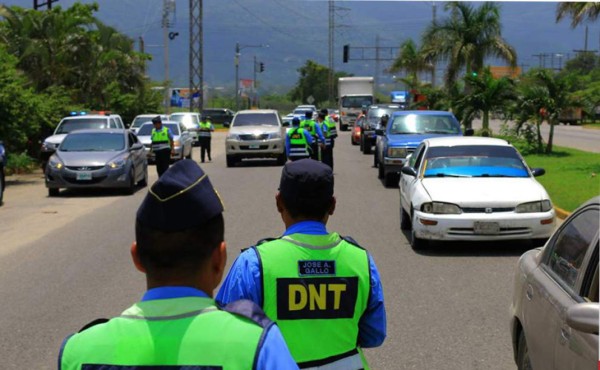 Policía no está sancionando hoy por incumplir salidas según placa vehicular