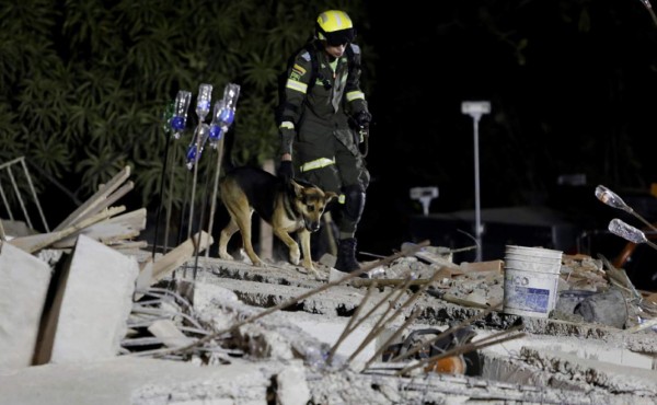 Sube a diez la cifra de muertos en derrumbe de un edificio en Colombia