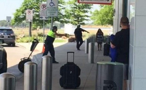 Un hombre herido en un tiroteo en aeropuerto de Dallas, EUA