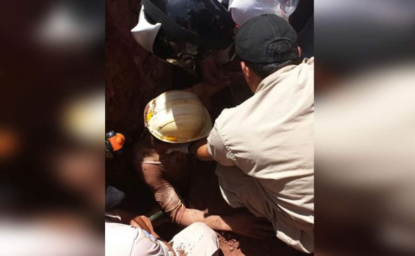 Obrero muere soterrado en Tegucigalpa tras un deslizamiento