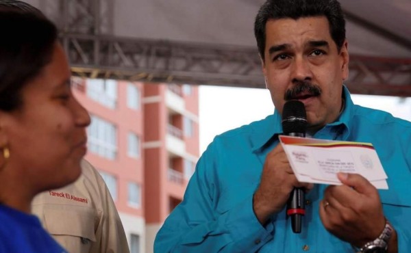 Maduro aumenta 40% el salario mínimo en Venezuela