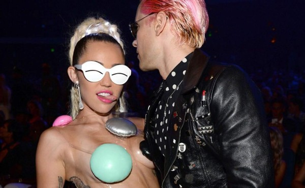 Molesta sexualización de Miley Cyrus en los MTV VMAs