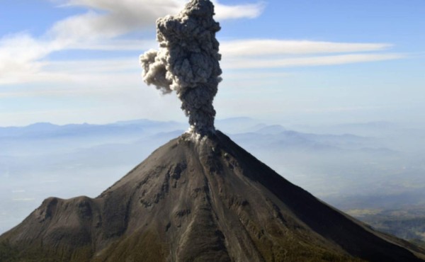 Volcán de Fuego inicia nueva erupción en Guatemala