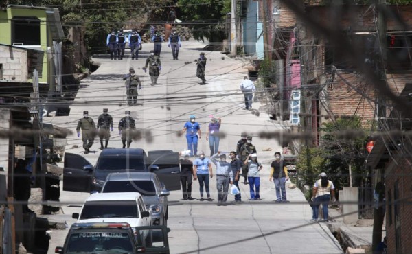 Policía 'cerca' colonia de Tegucigalpa por posibles contagios de coronavirus