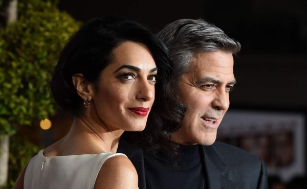 Amal y George Clooney revelan nombres de sus bebés  